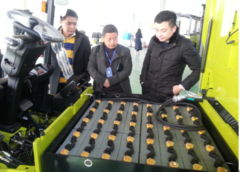克拉克叉車操作安全與人機工程學設(shè)計
